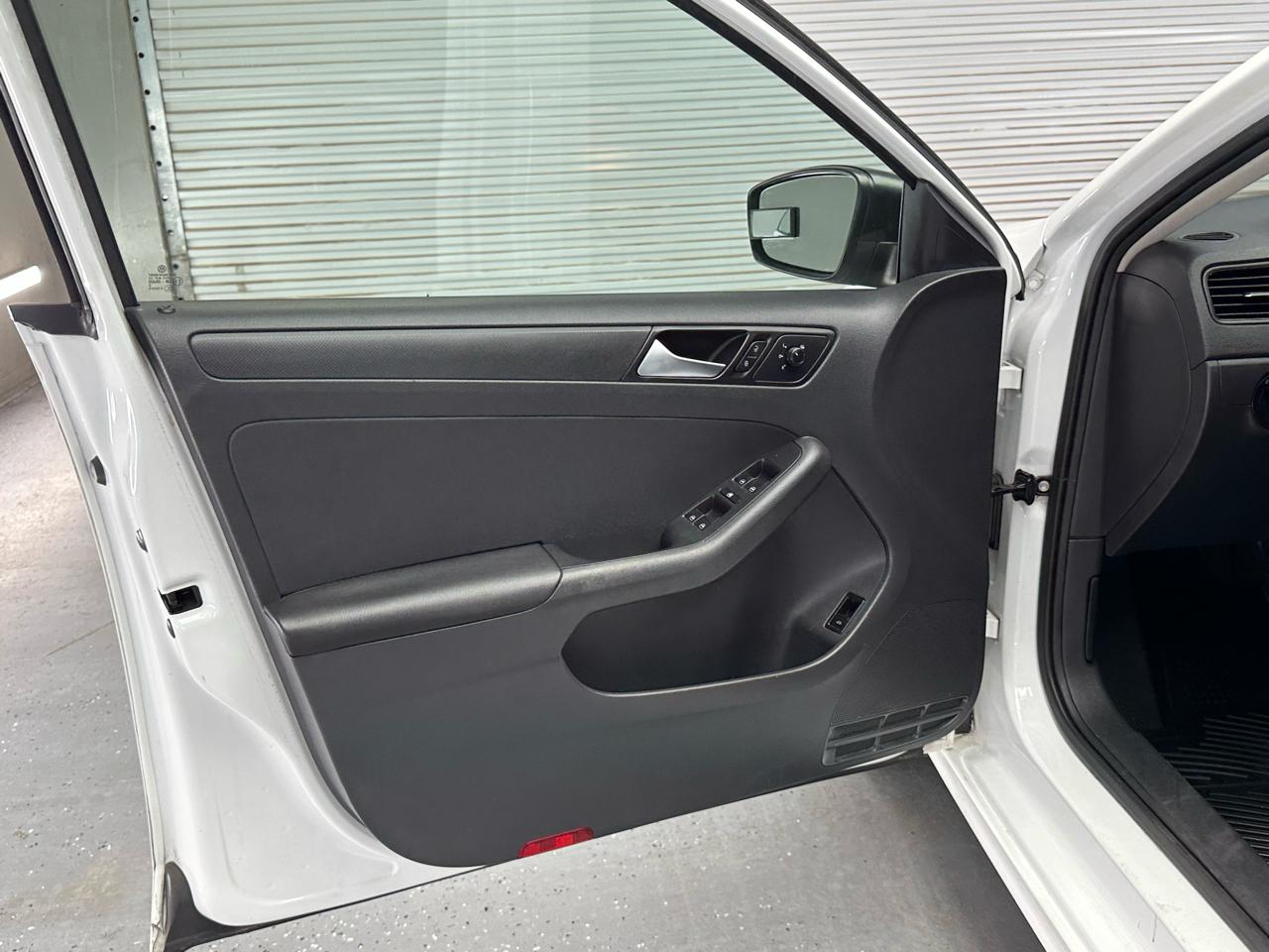 Volkswagen Jetta S 6A 2015