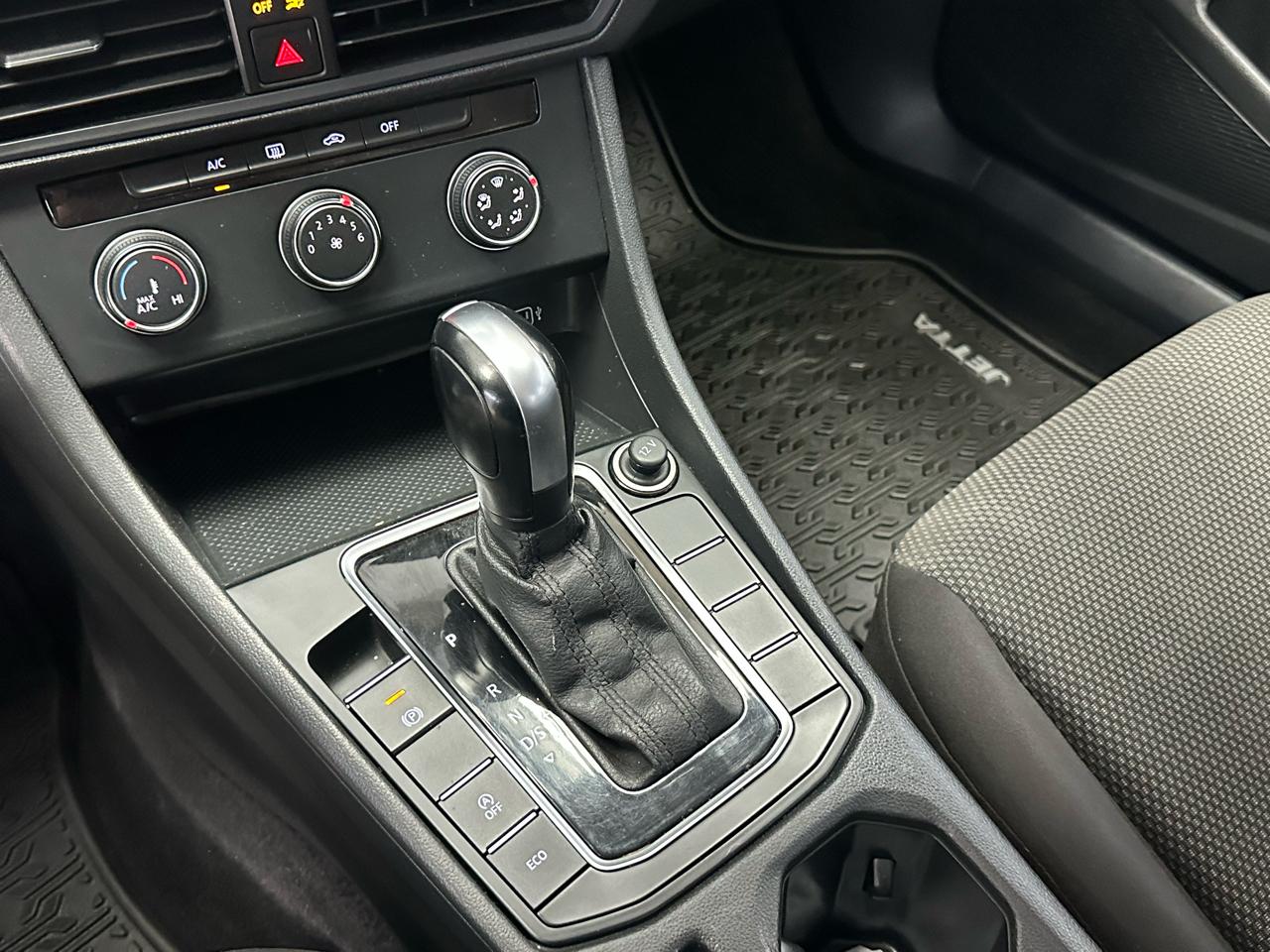 Volkswagen Jetta  2019