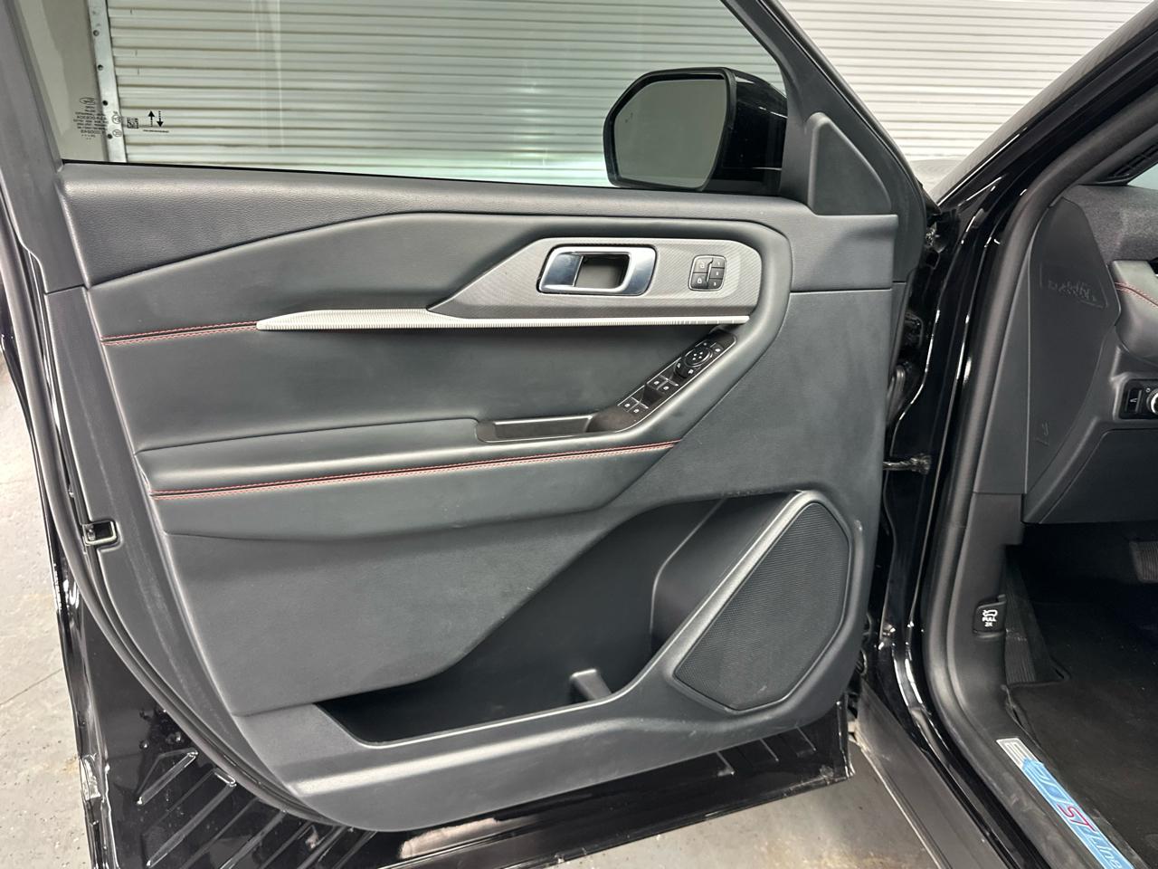 Ford Explorer ST-Line 2025