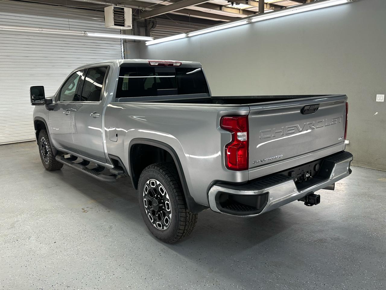 Chevrolet Silverado 2500HD LTZ Crew Cab 4WD 2024