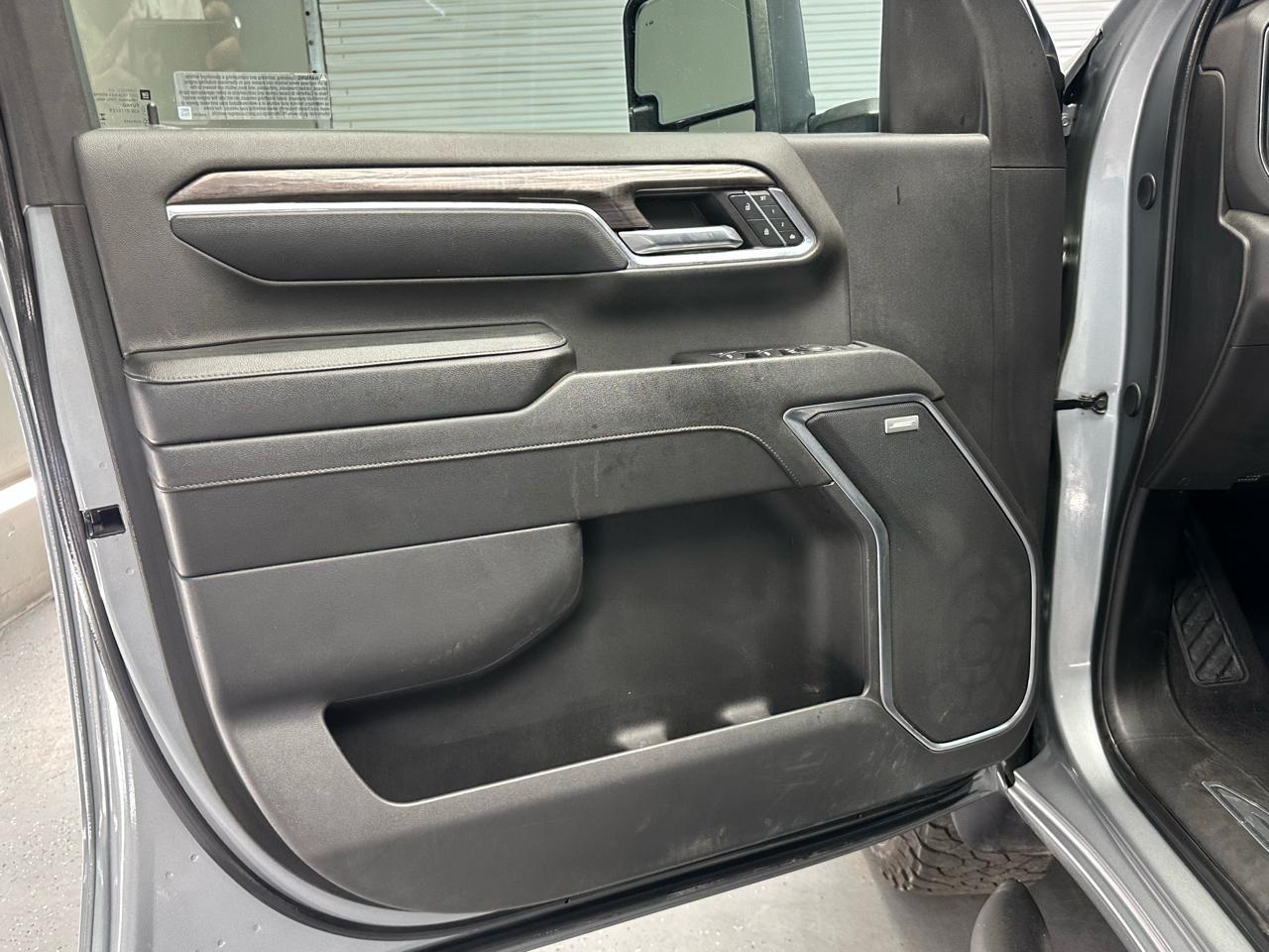 Chevrolet Silverado 2500HD LTZ Crew Cab 4WD 2024