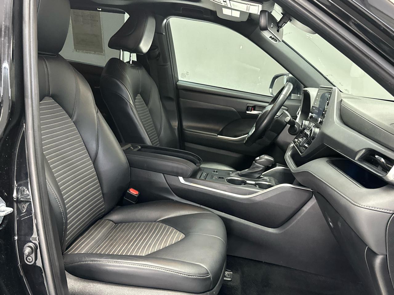 Toyota Highlander XSE FWD V6 2021