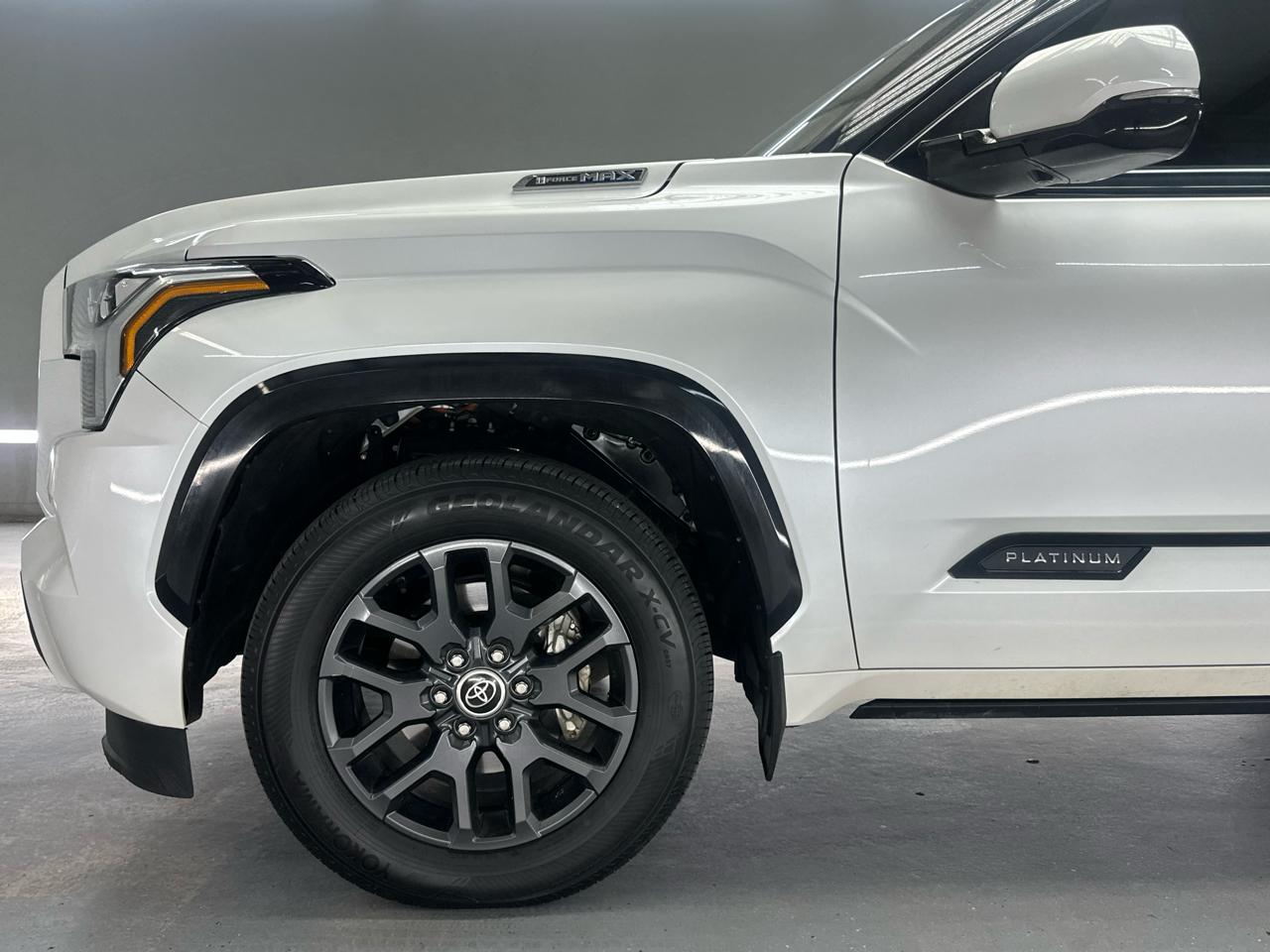 Toyota Sequoia Platinum 4WD FFV (Natl) 2023