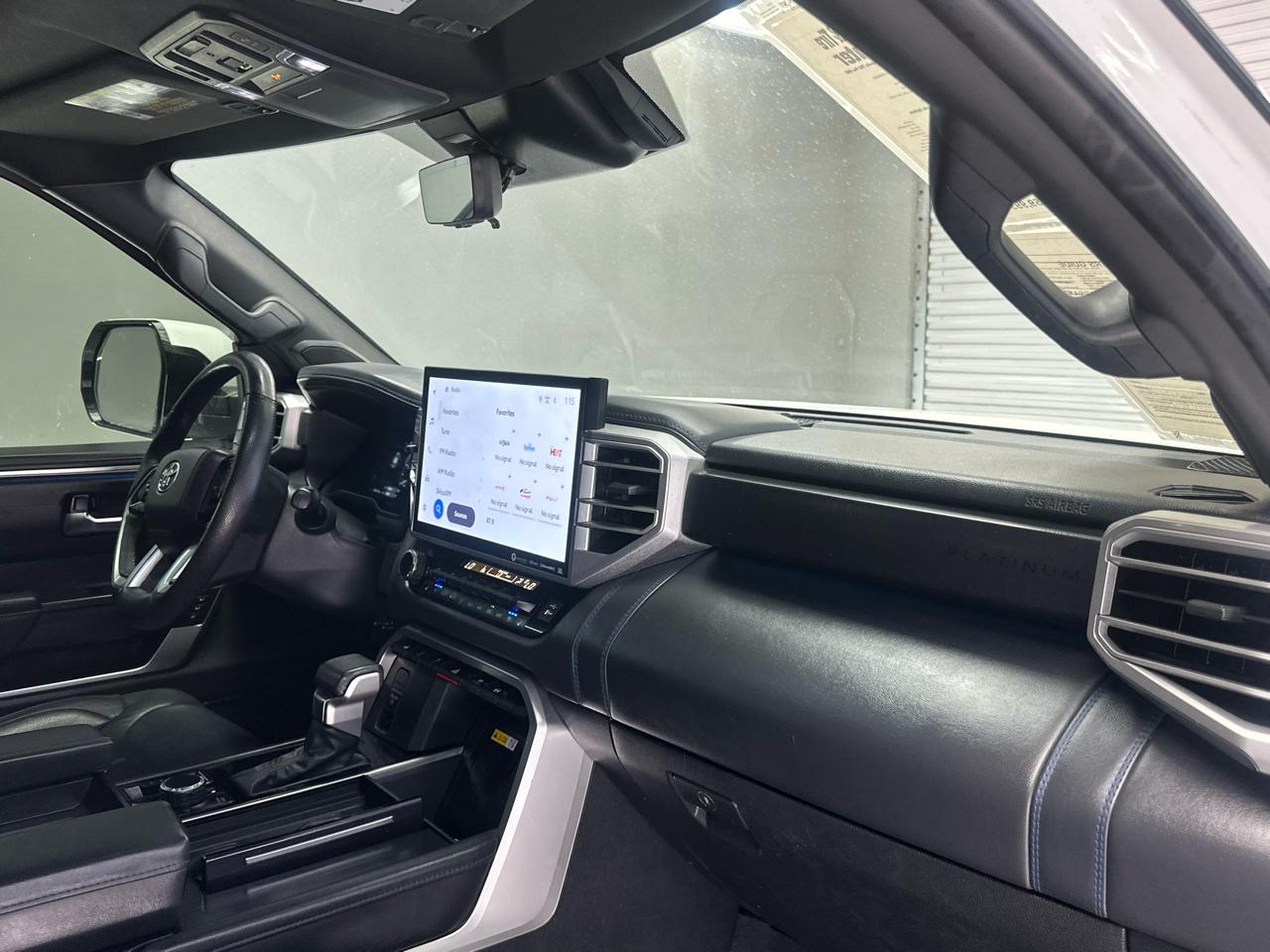 Toyota Sequoia Platinum 4WD FFV (Natl) 2023
