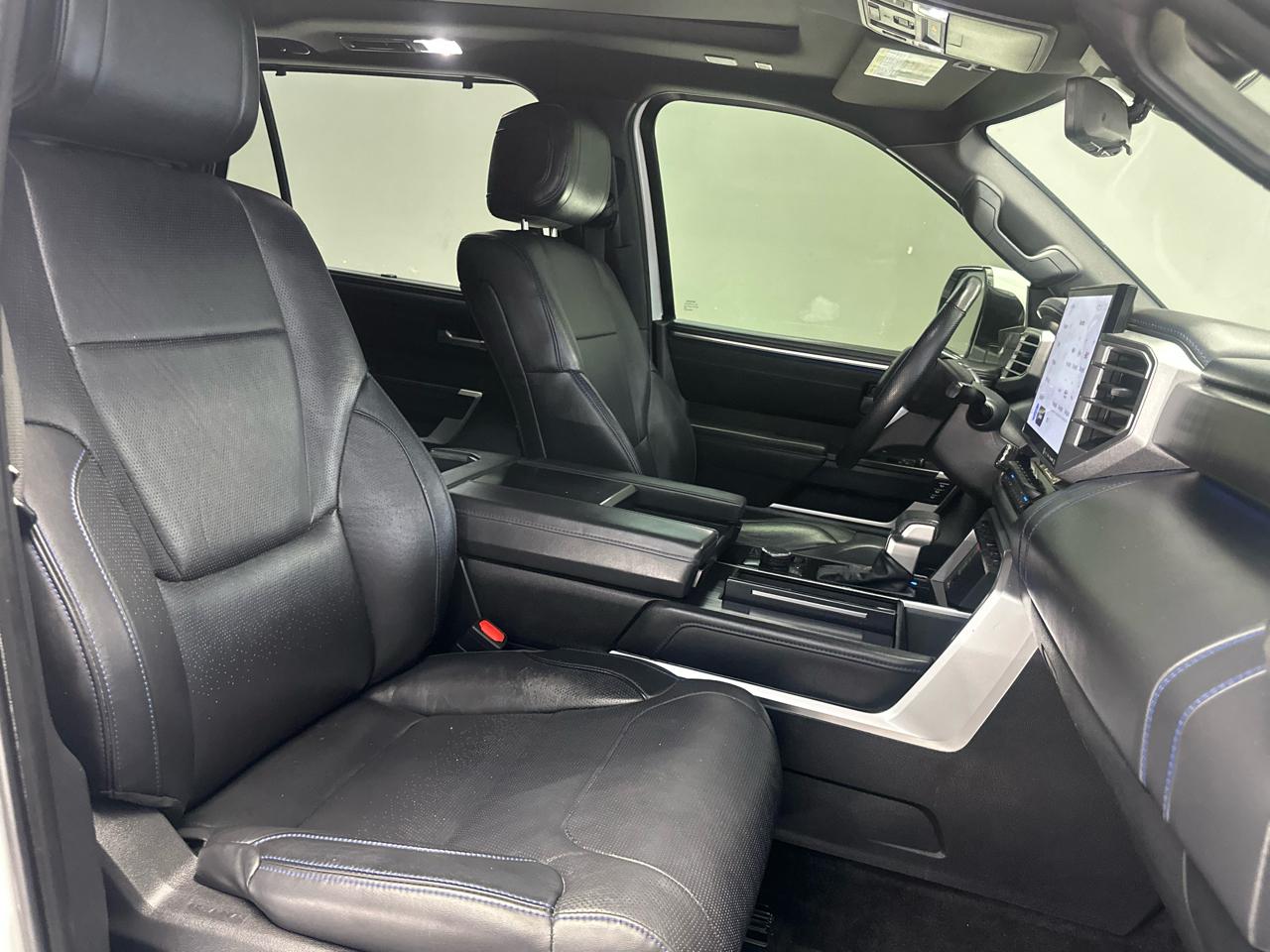 Toyota Sequoia Platinum 4WD FFV (Natl) 2023