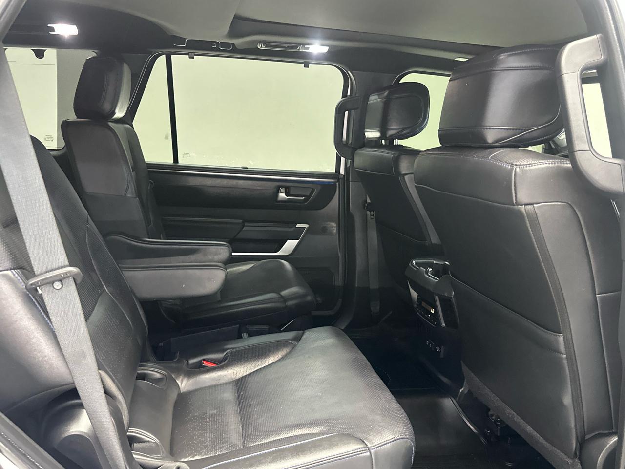 Toyota Sequoia Platinum 4WD FFV (Natl) 2023