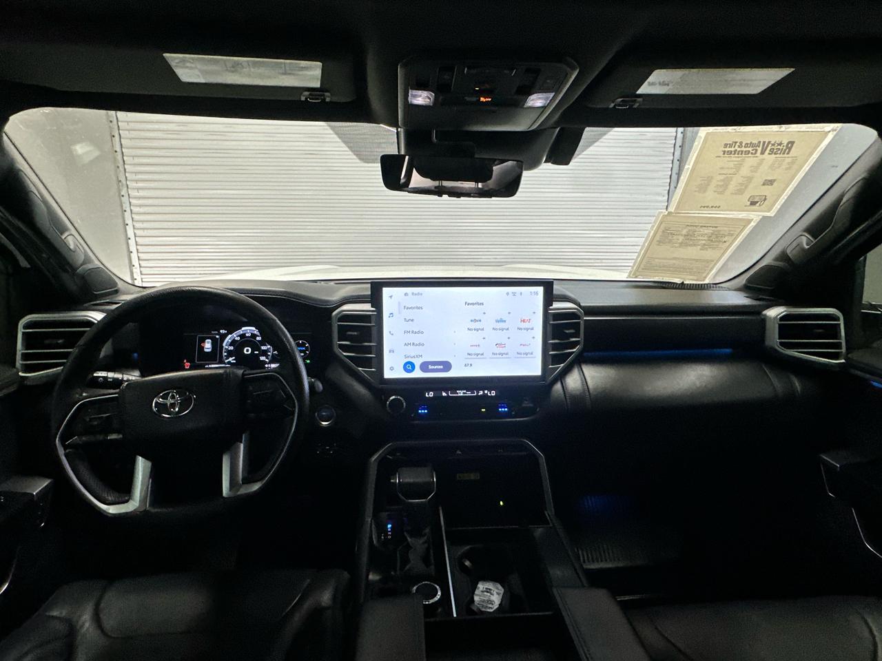 Toyota Sequoia Platinum 4WD FFV (Natl) 2023