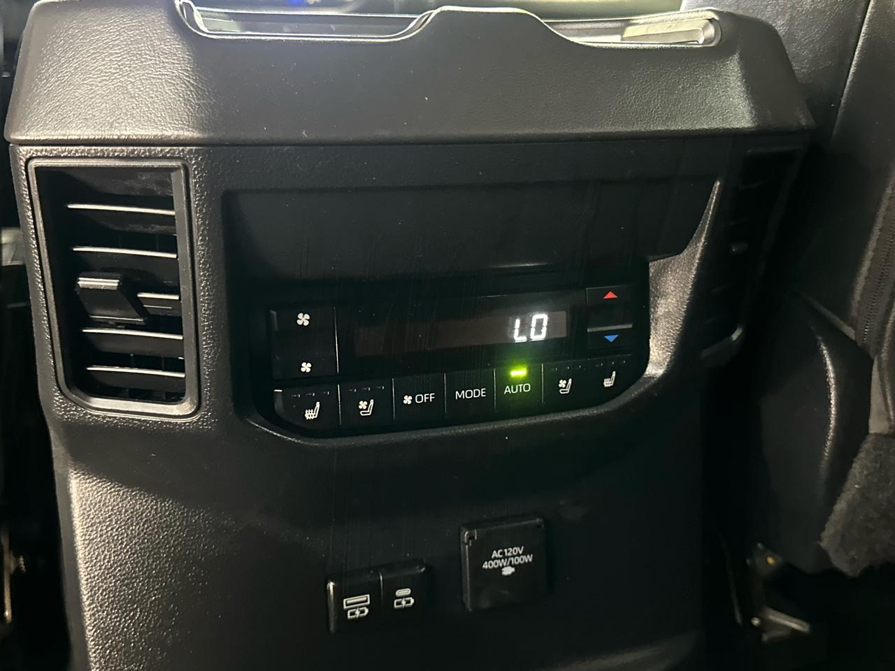 Toyota Sequoia Platinum 4WD FFV (Natl) 2023