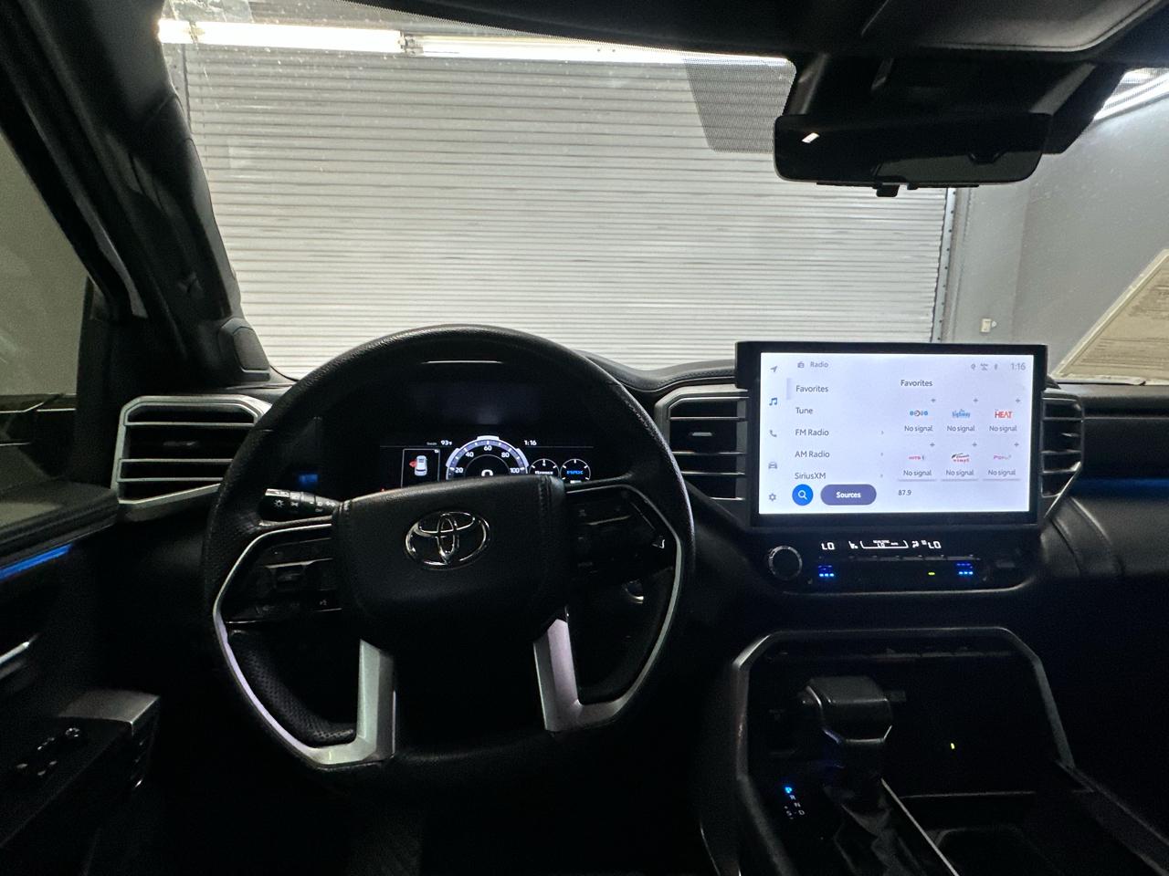 Toyota Sequoia Platinum 4WD FFV (Natl) 2023