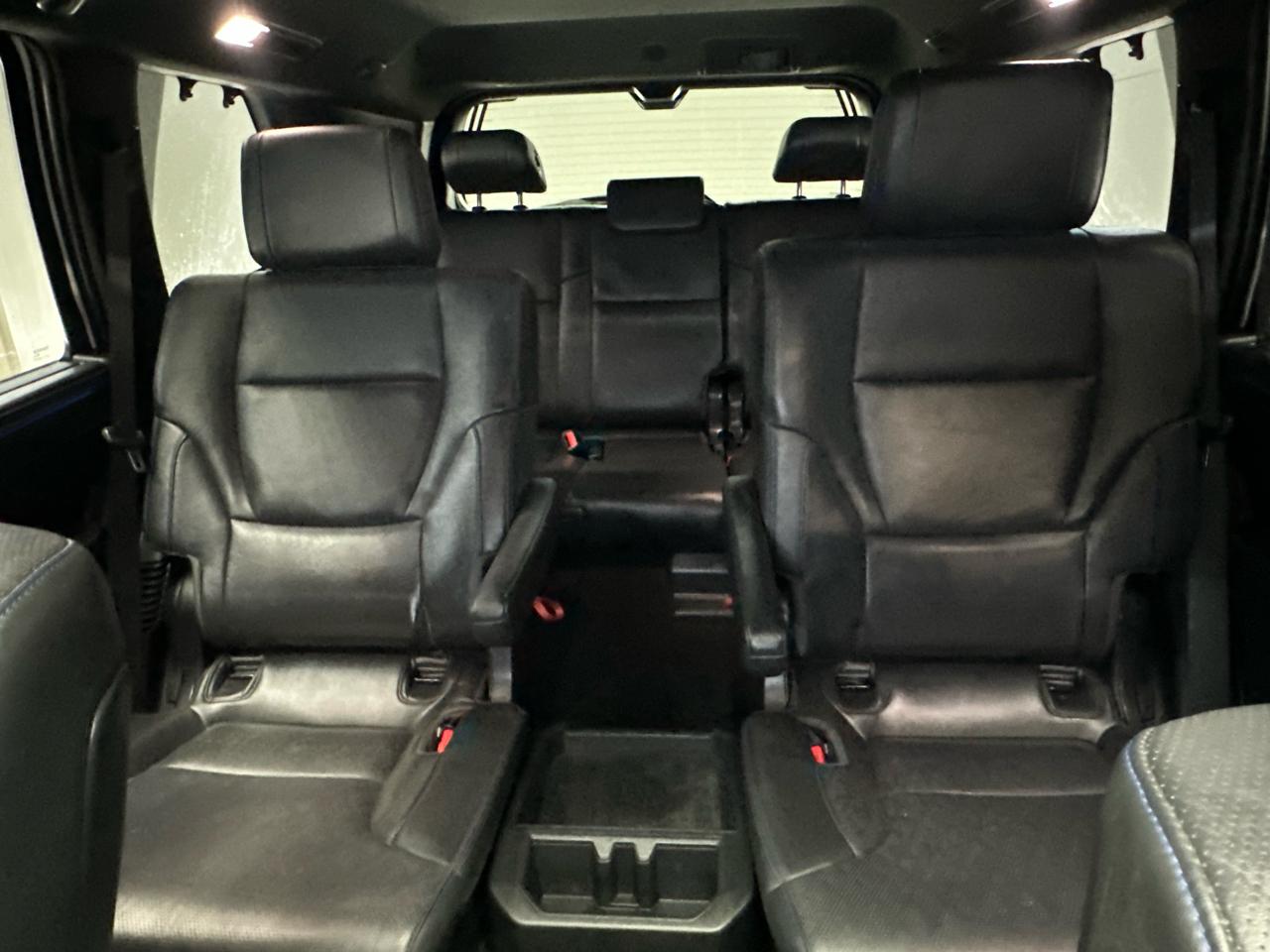 Toyota Sequoia Platinum 4WD FFV (Natl) 2023