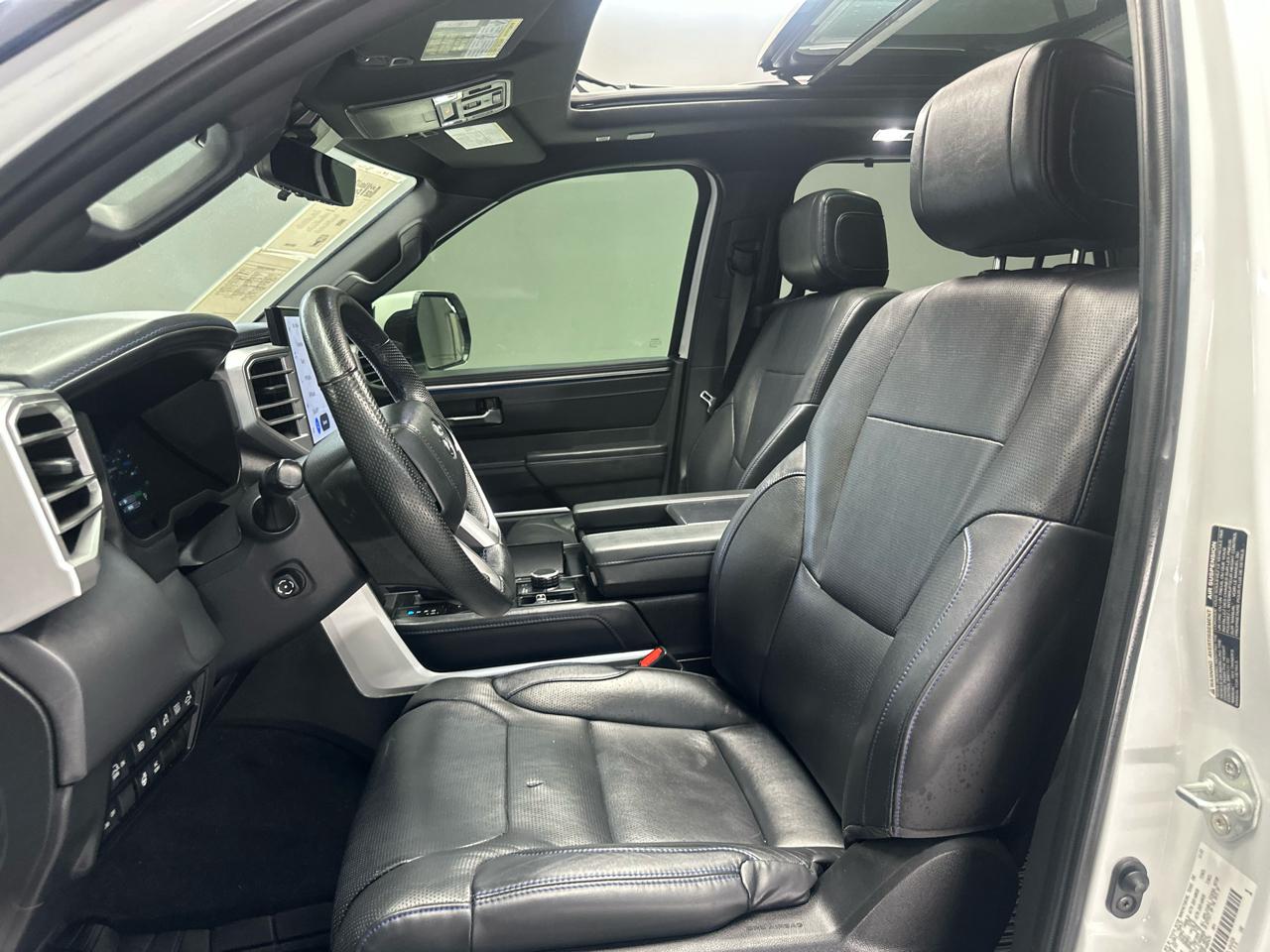 Toyota Sequoia Platinum 4WD FFV (Natl) 2023