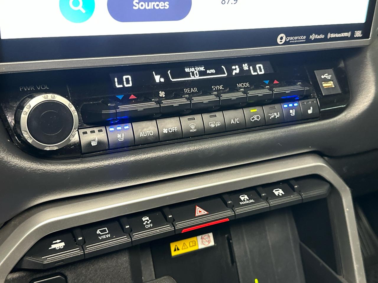 Toyota Sequoia Platinum 4WD FFV (Natl) 2023