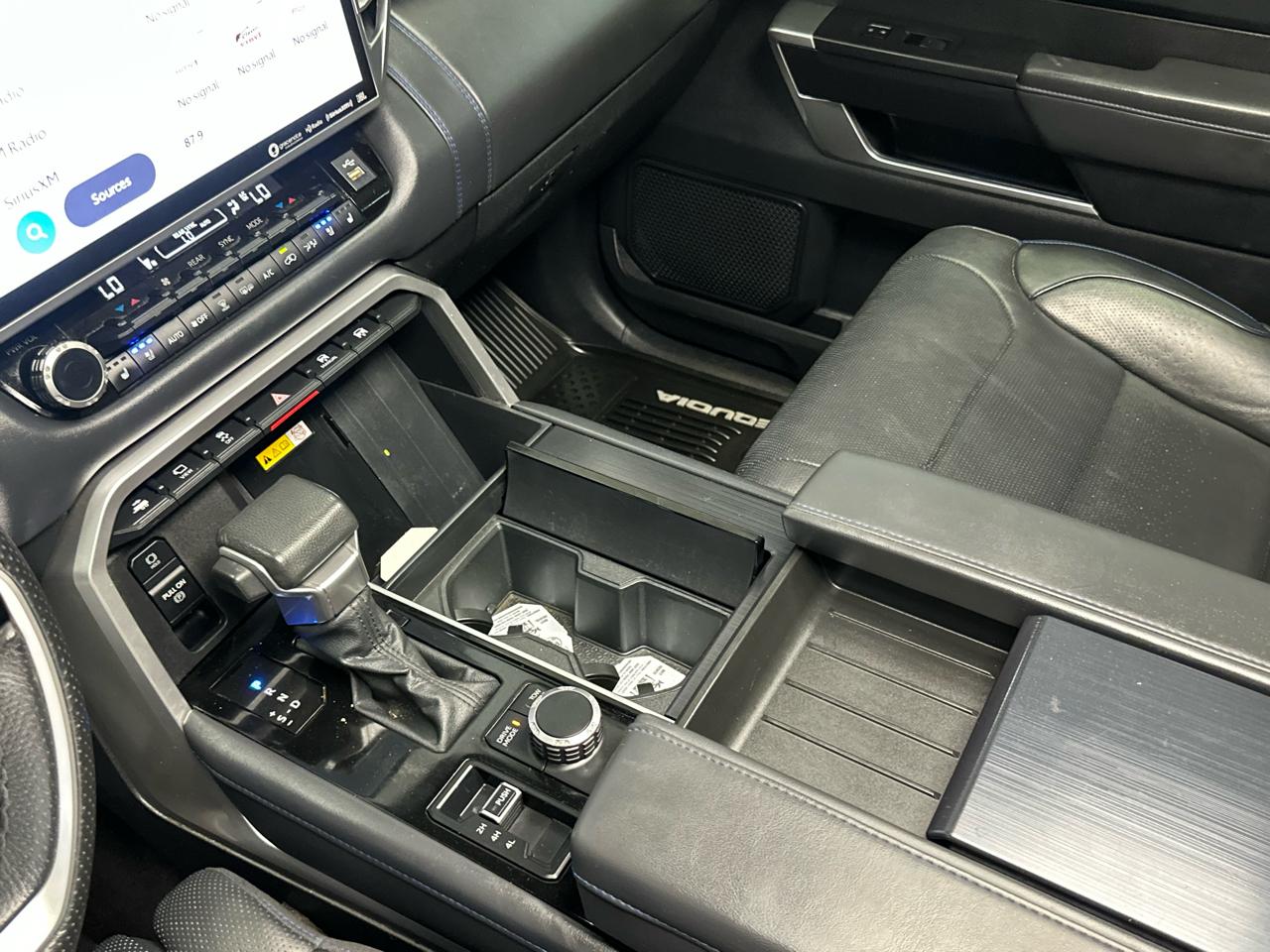 Toyota Sequoia Platinum 4WD FFV (Natl) 2023