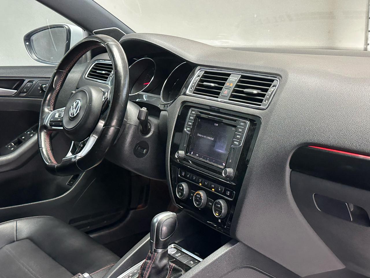 Volkswagen Jetta 2.0T GLI 6A 2017