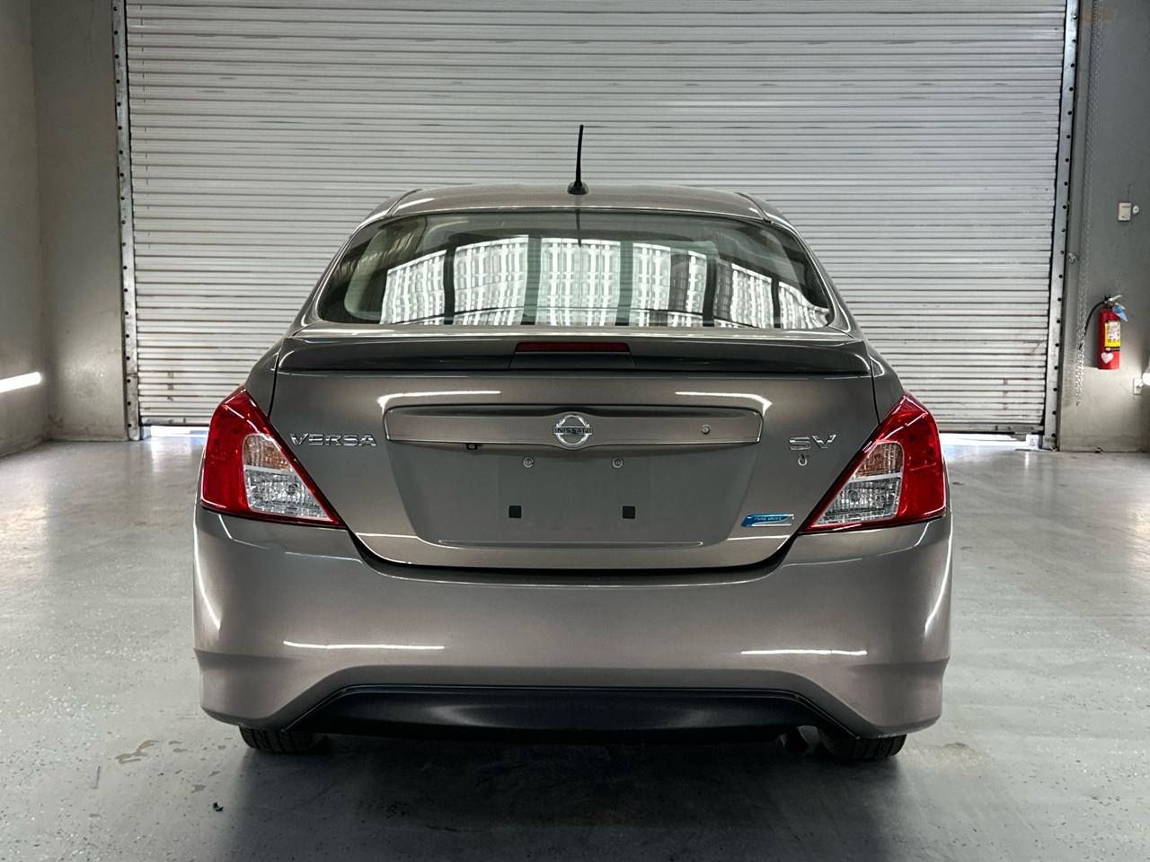 Nissan Versa 1.6 S 5M 2016