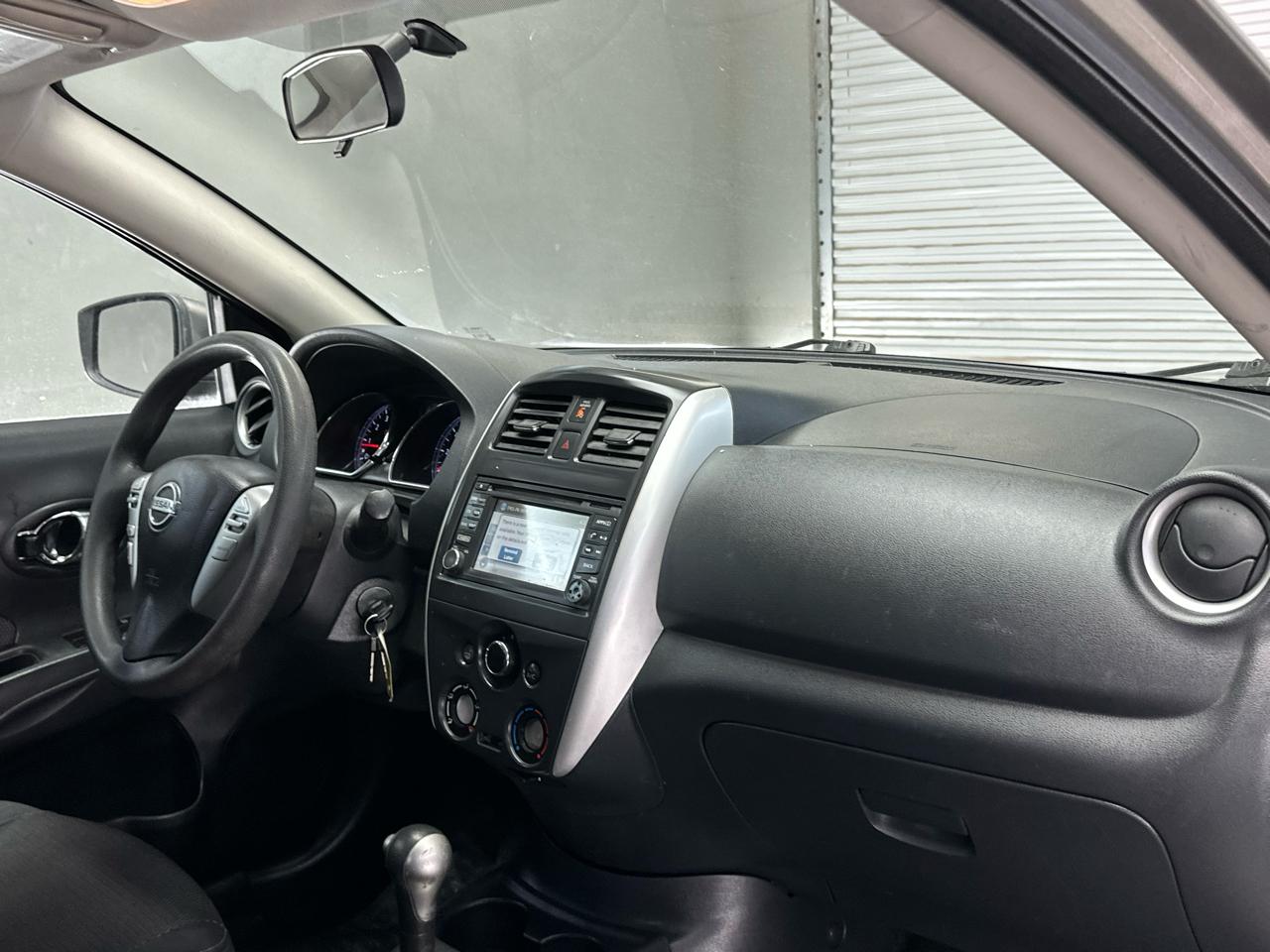 Nissan Versa 1.6 S 5M 2016