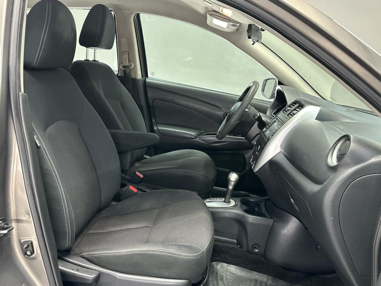 Nissan Versa 1.6 S 5M 2016