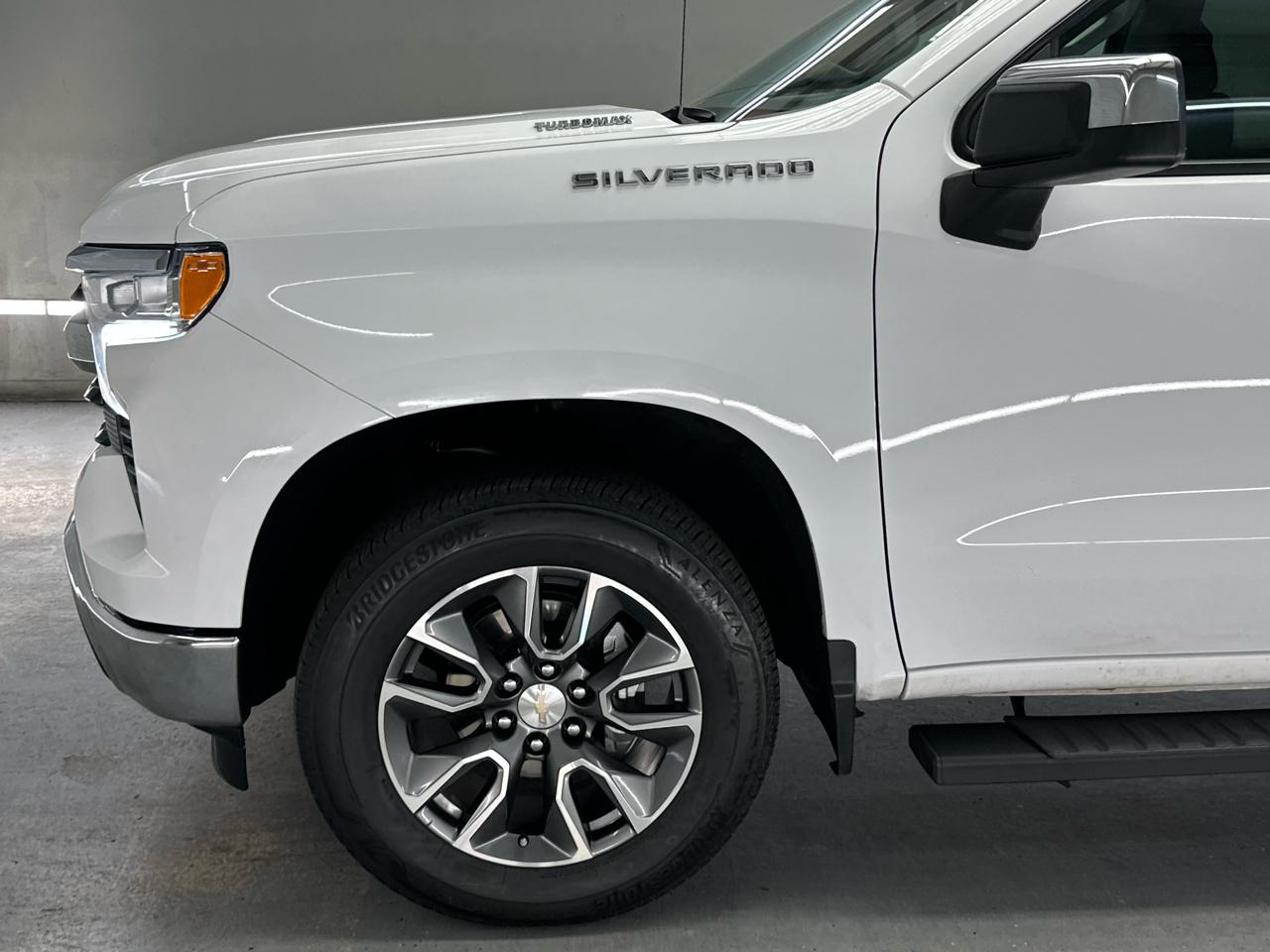Chevrolet Silverado 1500 LT Crew Cab 4WD 2024