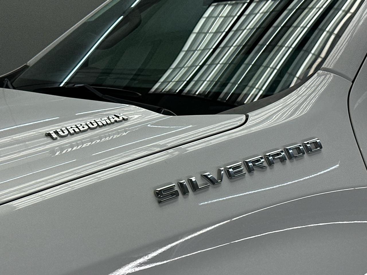 Chevrolet Silverado 1500 LT Crew Cab 4WD 2024