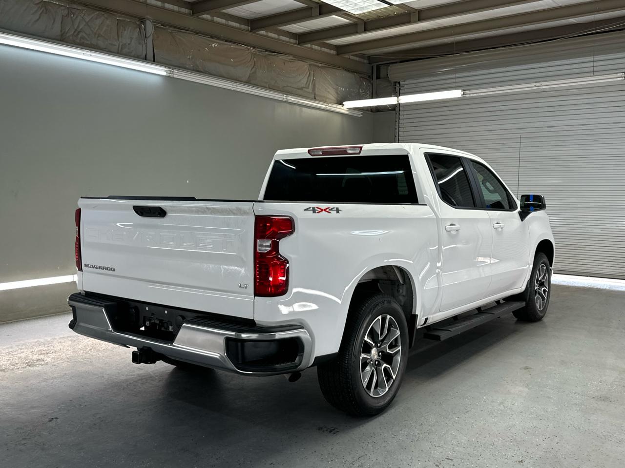 Chevrolet Silverado 1500 LT Crew Cab 4WD 2024