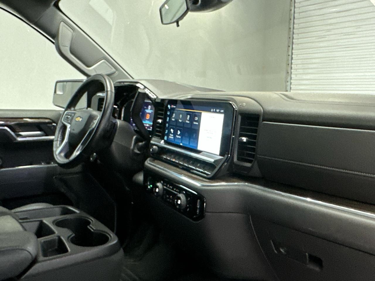 Chevrolet Silverado 1500 LT Crew Cab 4WD 2024