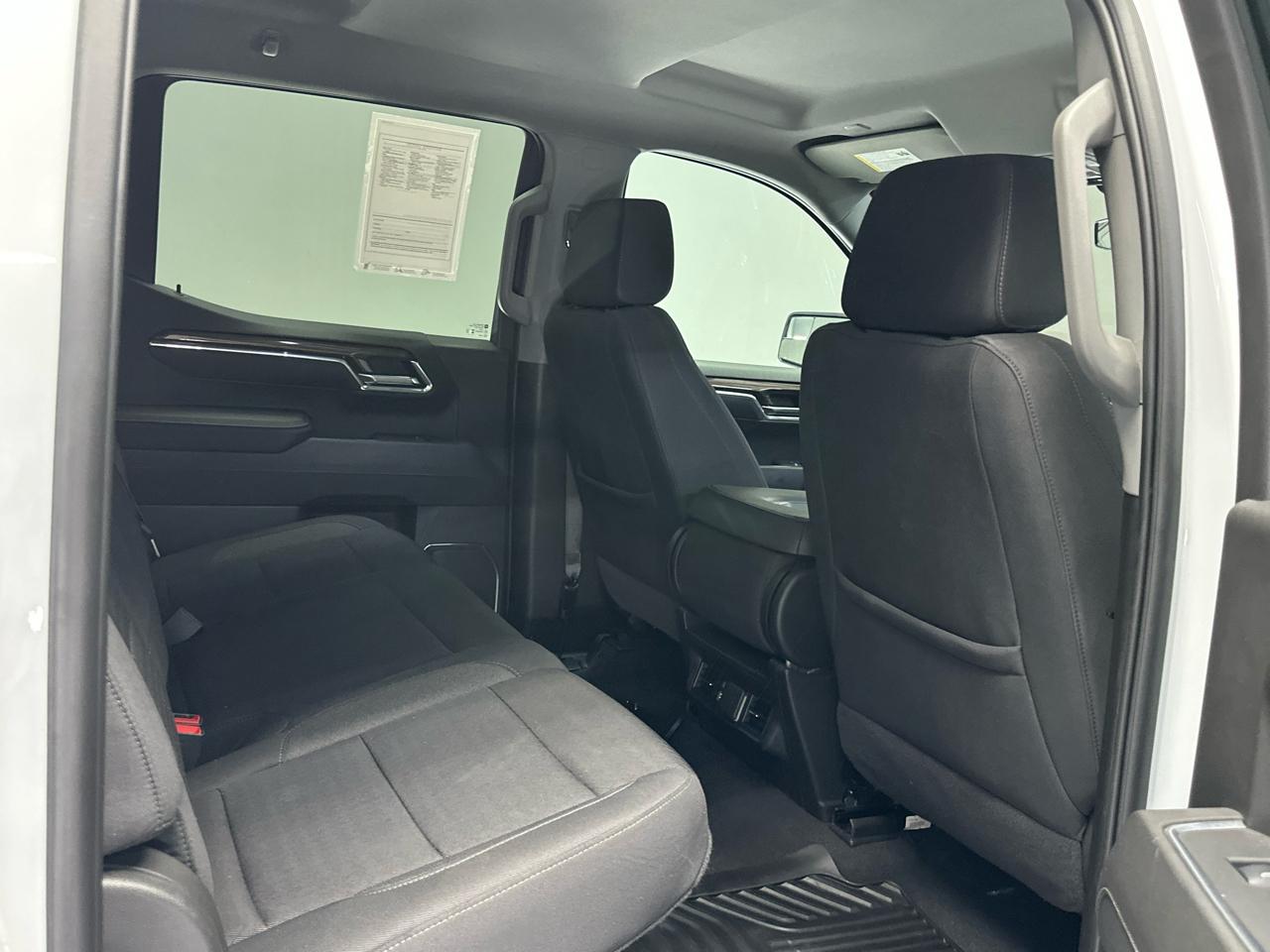 Chevrolet Silverado 1500 LT Crew Cab 4WD 2024