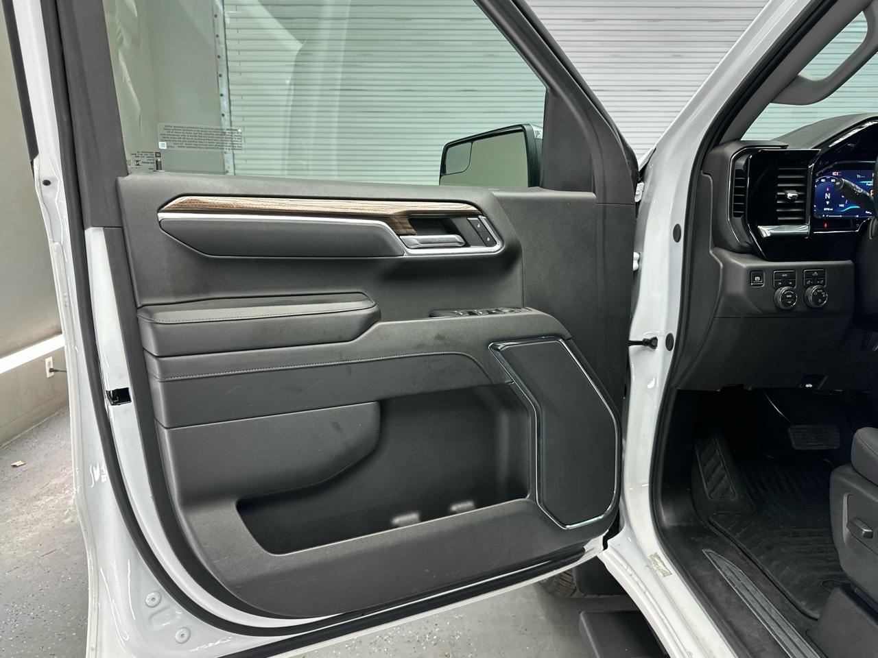 Chevrolet Silverado 1500 LT Crew Cab 4WD 2024