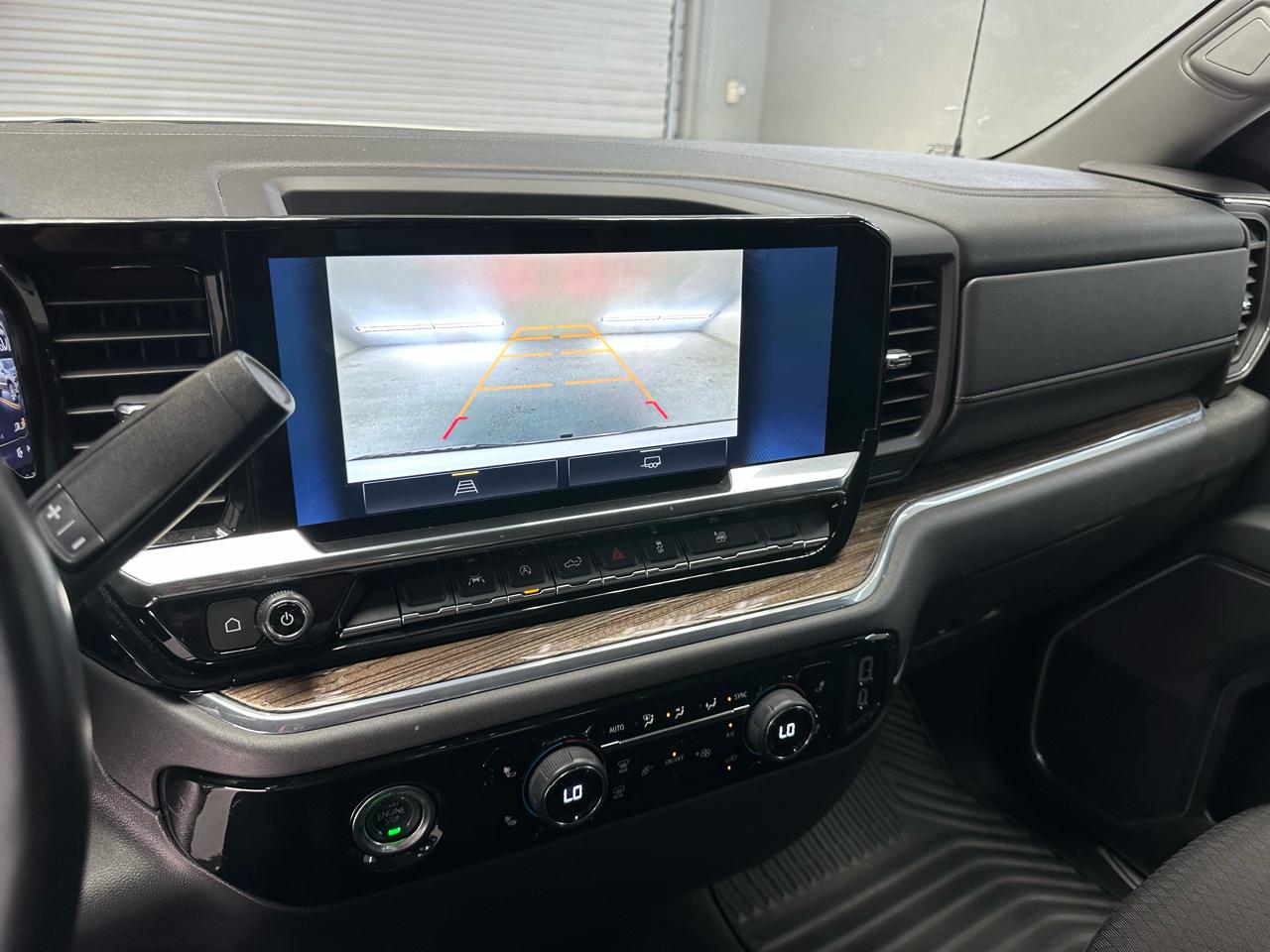 Chevrolet Silverado 1500 LT Crew Cab 4WD 2024