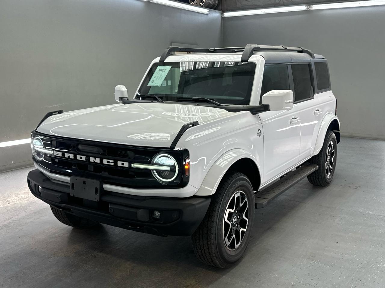 Ford Bronco Outer Banks 4-Door 2023