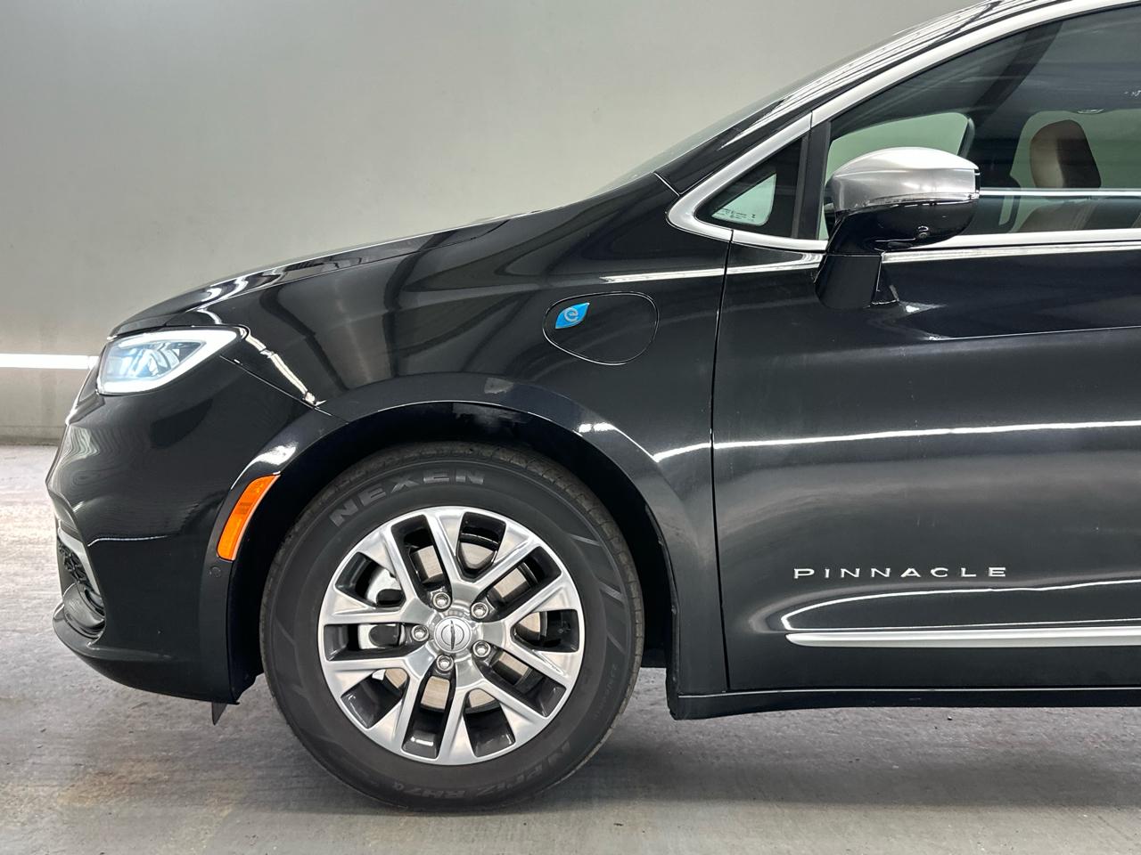 Chrysler Pacifica Hybrid Pinnacle 2023