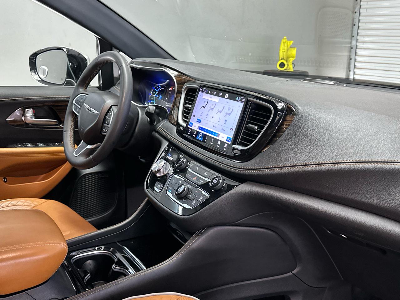 Chrysler Pacifica Hybrid Pinnacle 2023