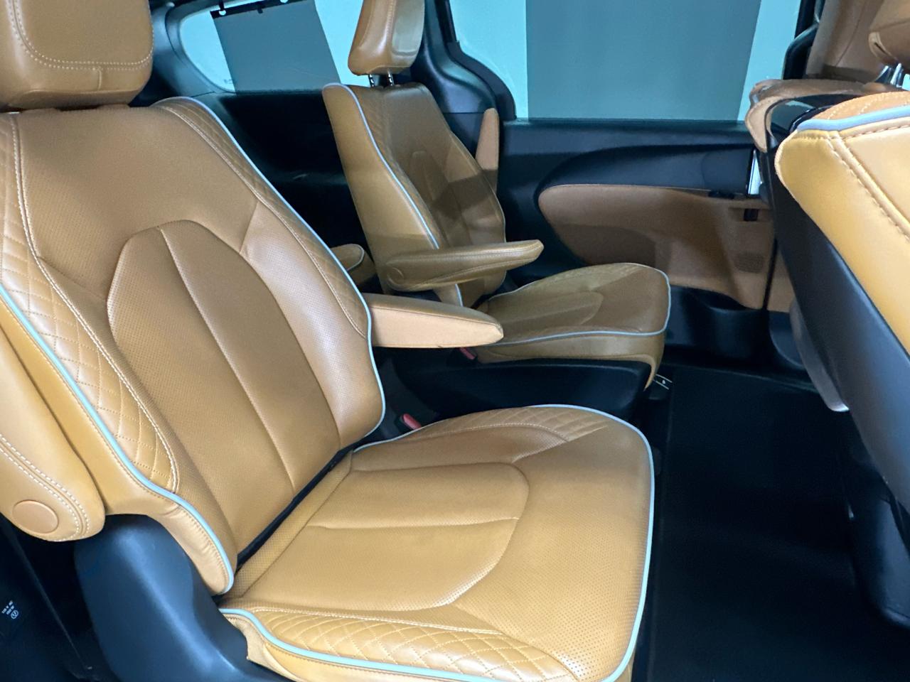 Chrysler Pacifica Hybrid Pinnacle 2023