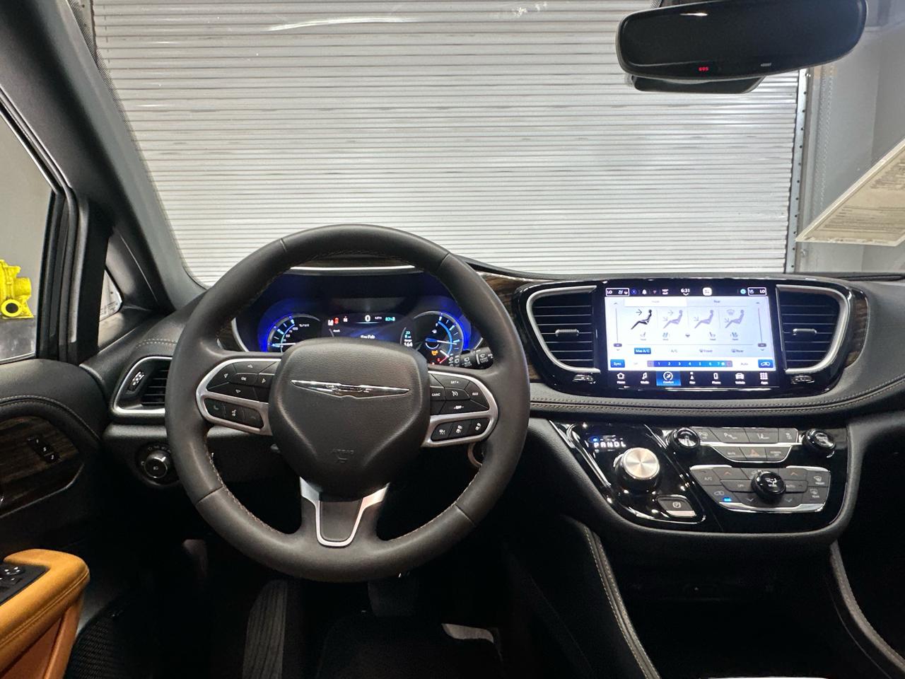 Chrysler Pacifica Hybrid Pinnacle 2023