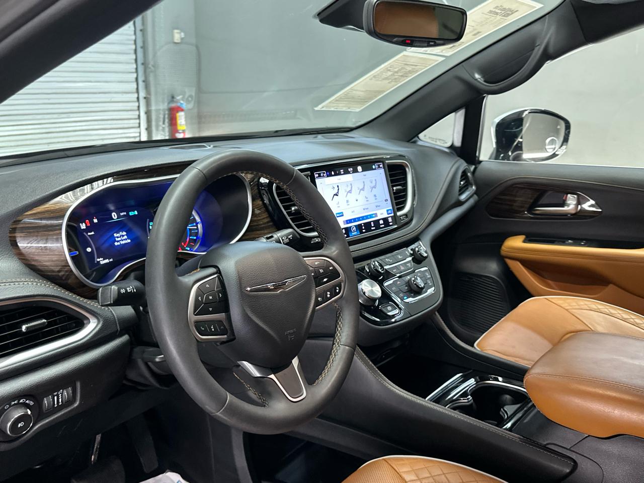 Chrysler Pacifica Hybrid Pinnacle 2023