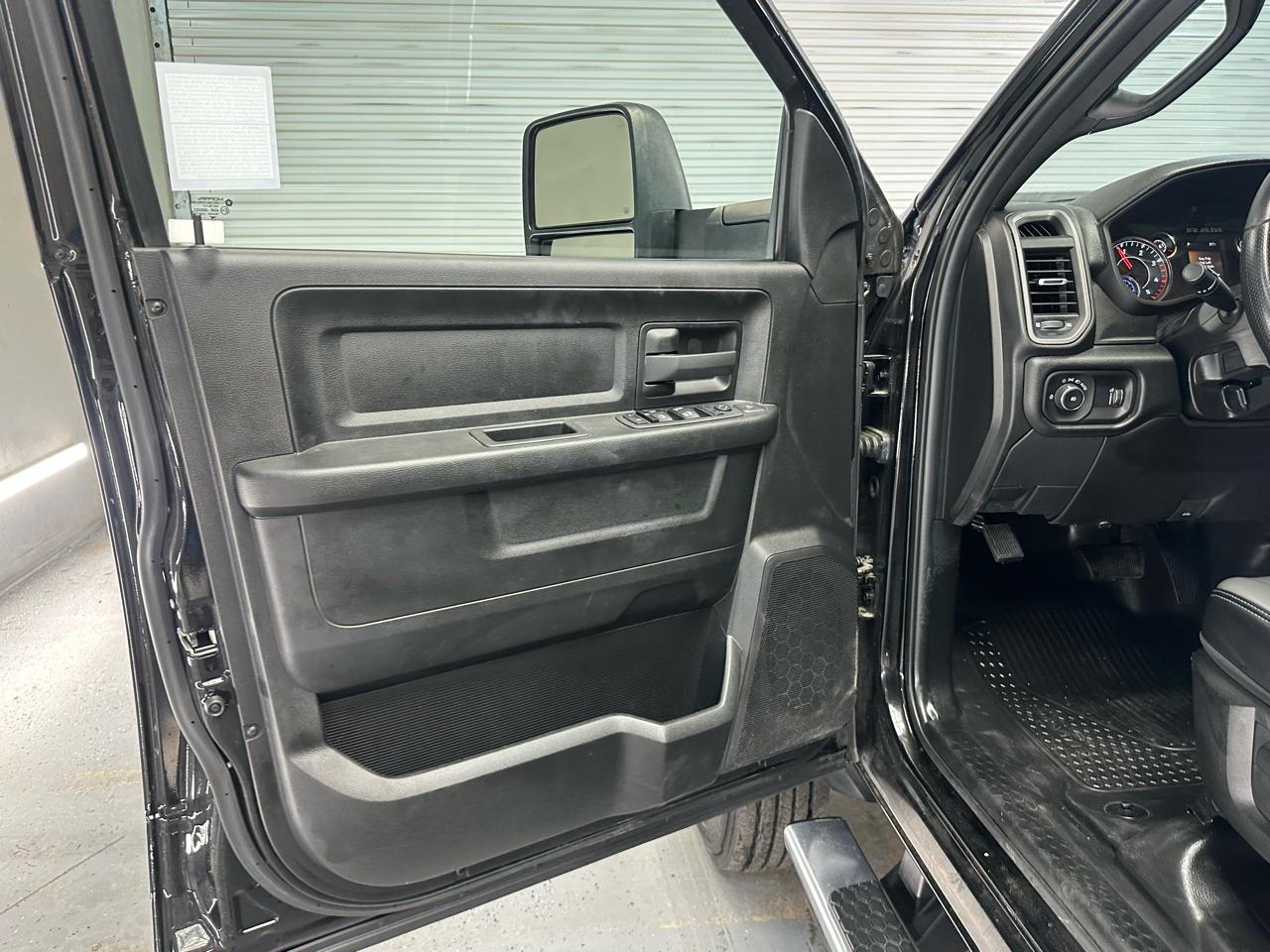RAM 5500 Crew Cab LWB 2WD DRW 2023