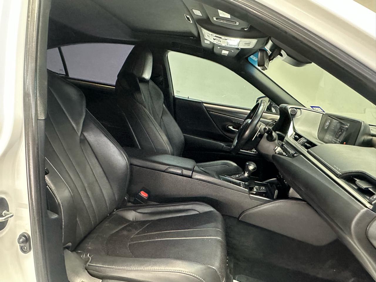 Lexus ES 350 F SPORT 2021