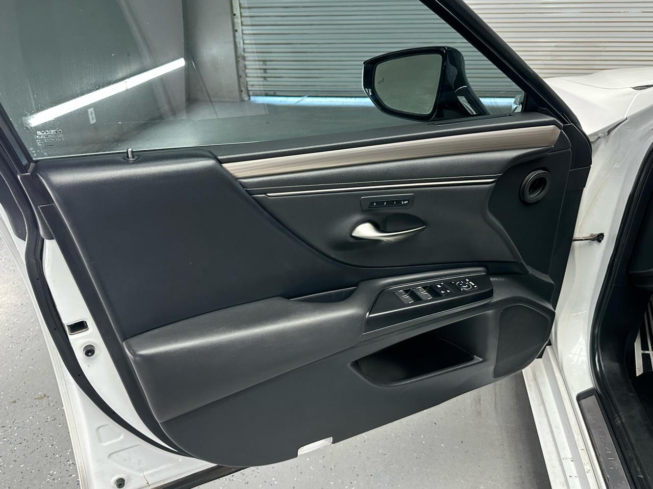 Lexus ES 350 F SPORT 2021