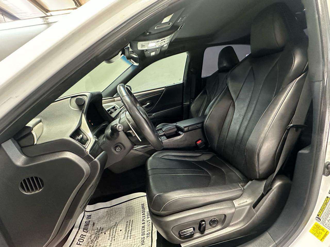 Lexus ES 350 F SPORT 2021