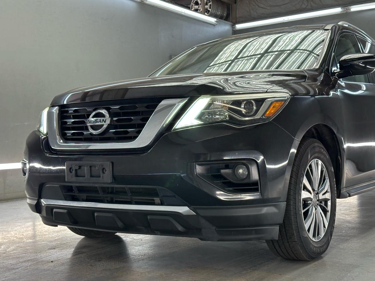Nissan Pathfinder SV 2020