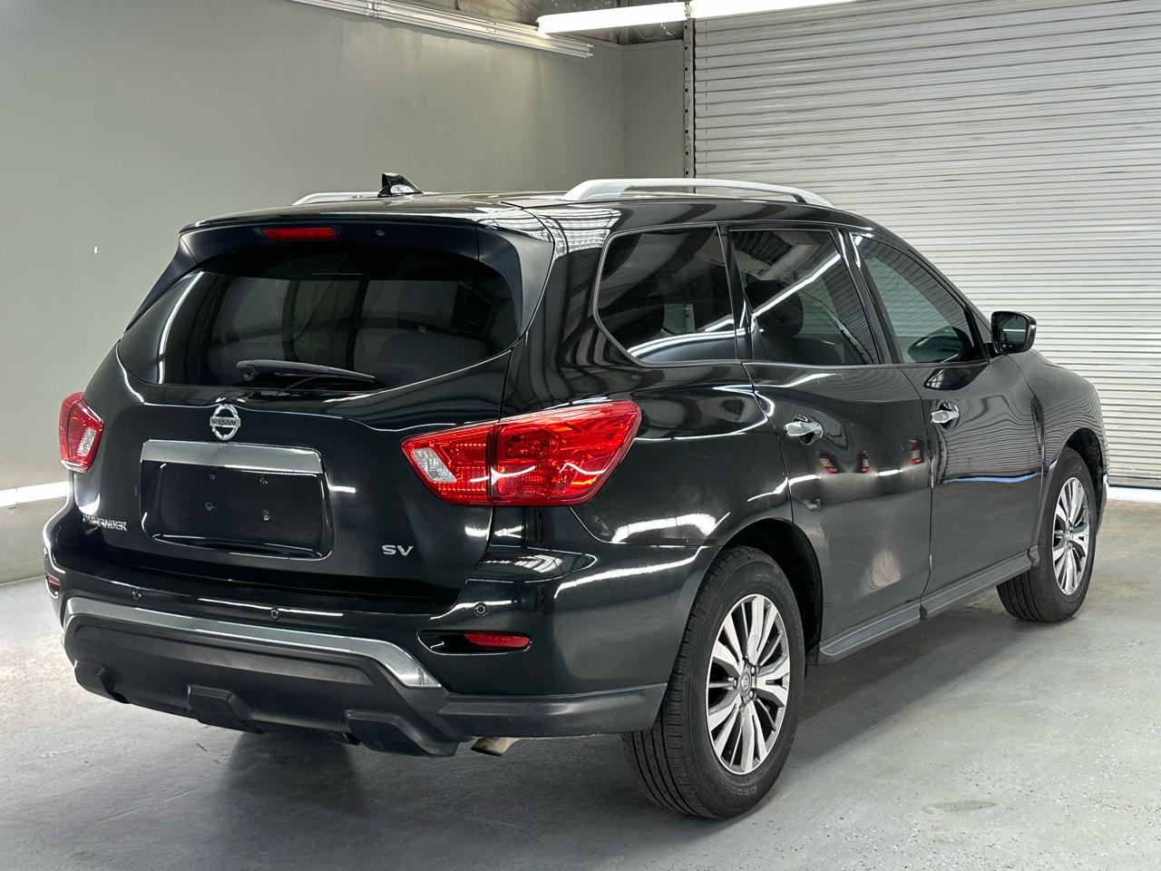 Nissan Pathfinder SV 2020