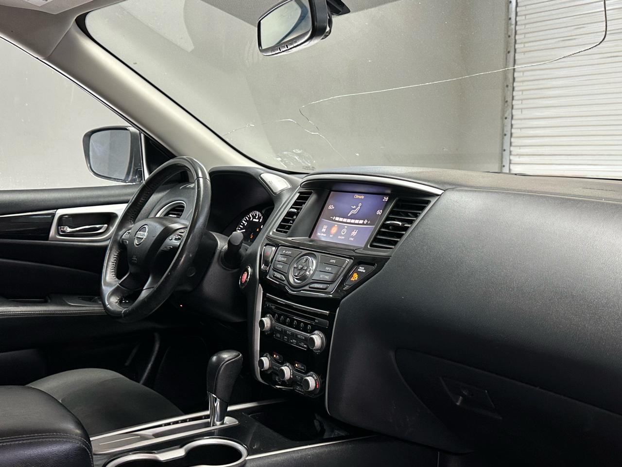 Nissan Pathfinder SV 2020