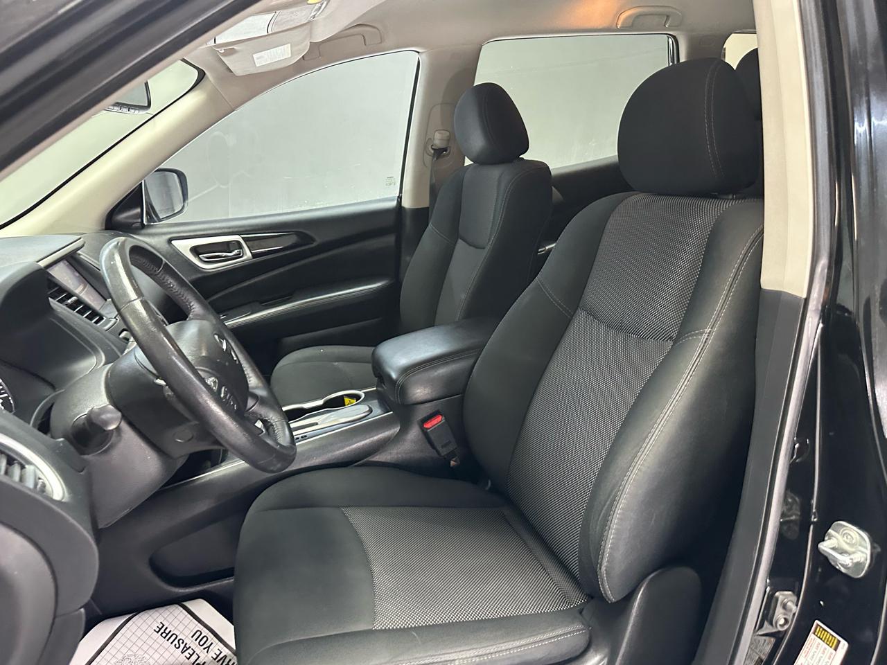 Nissan Pathfinder SV 2020