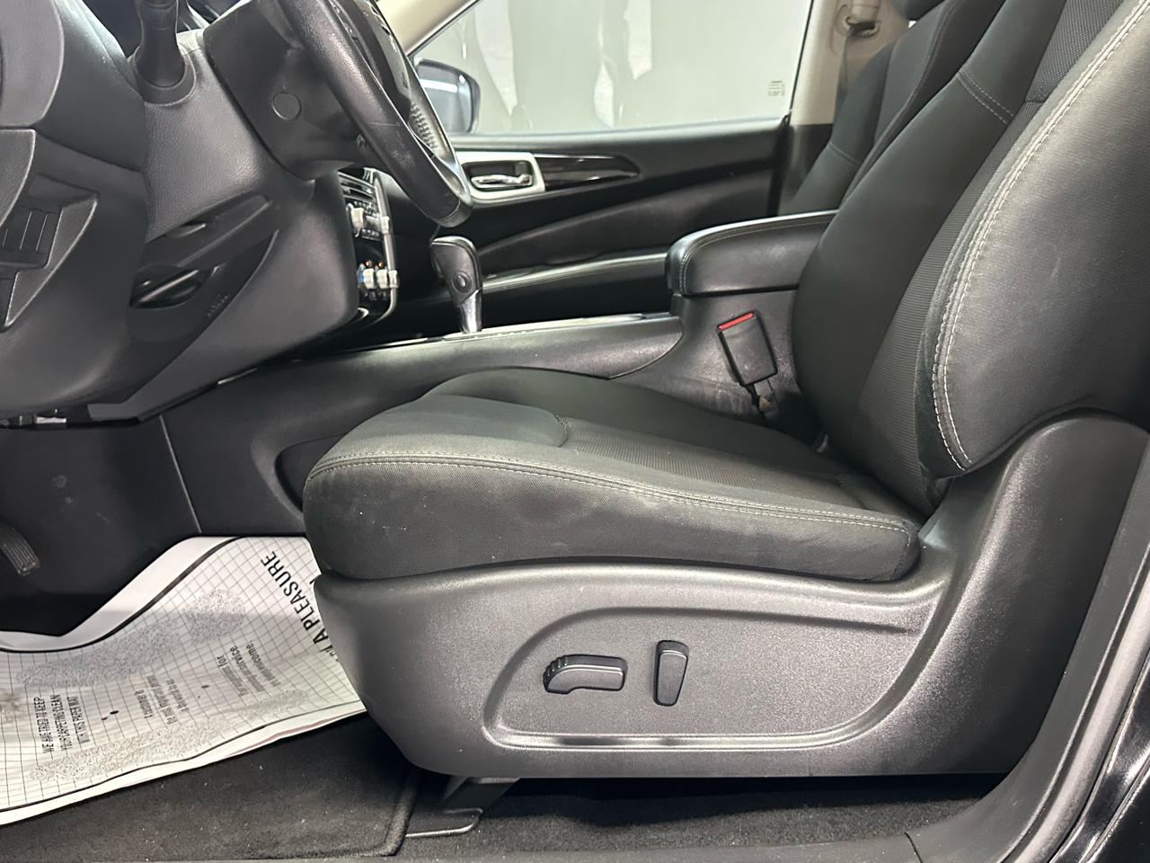 Nissan Pathfinder SV 2020