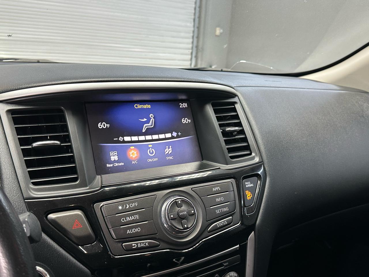 Nissan Pathfinder SV 2020