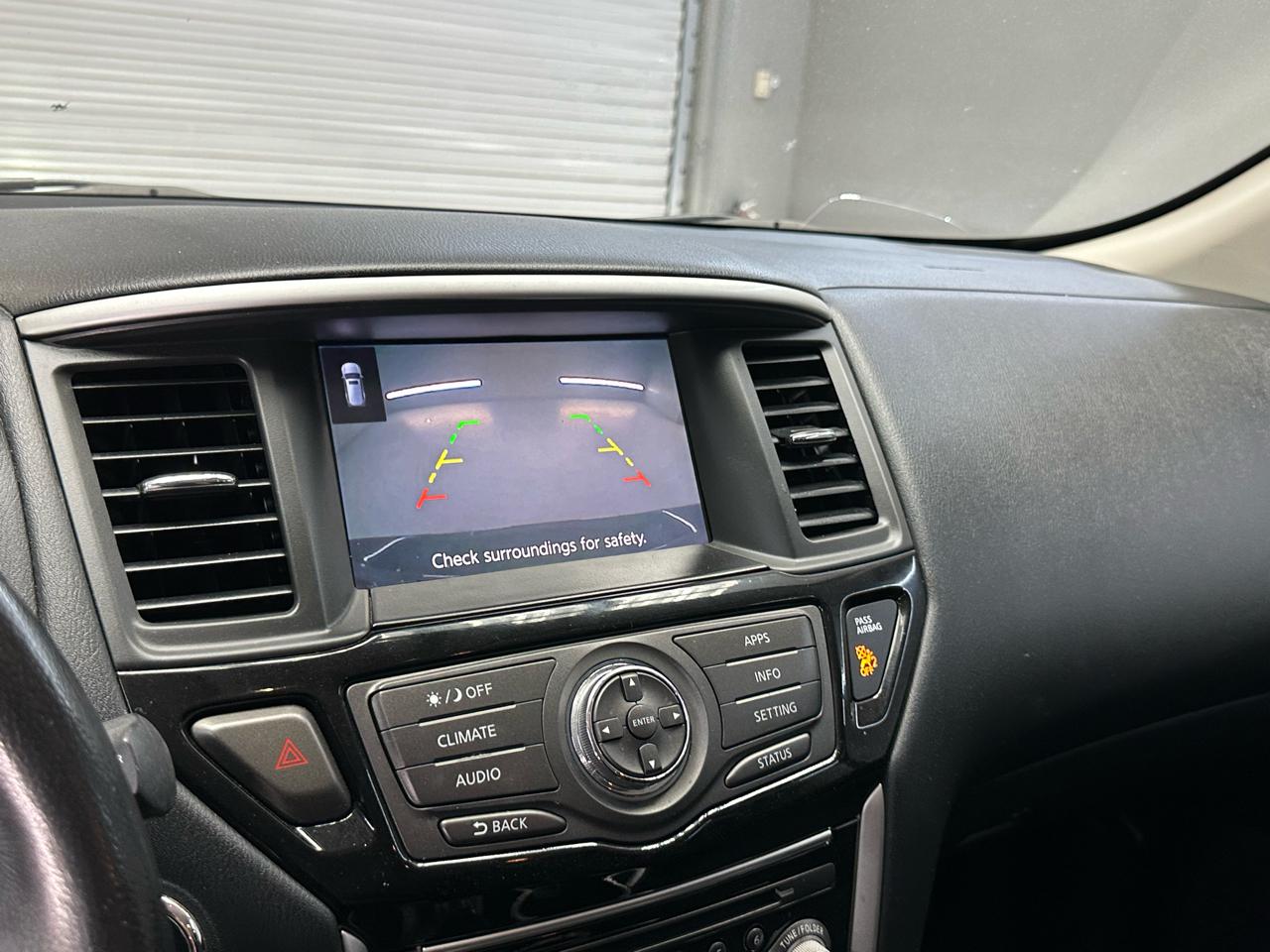 Nissan Pathfinder SV 2020
