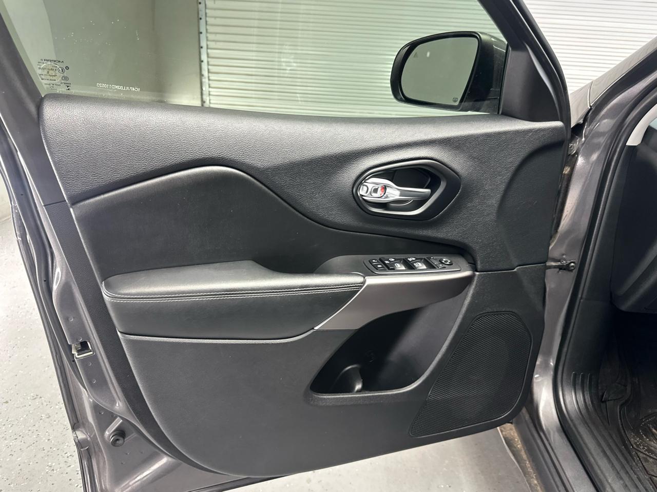 Jeep Cherokee Latitude Plus FWD 2019