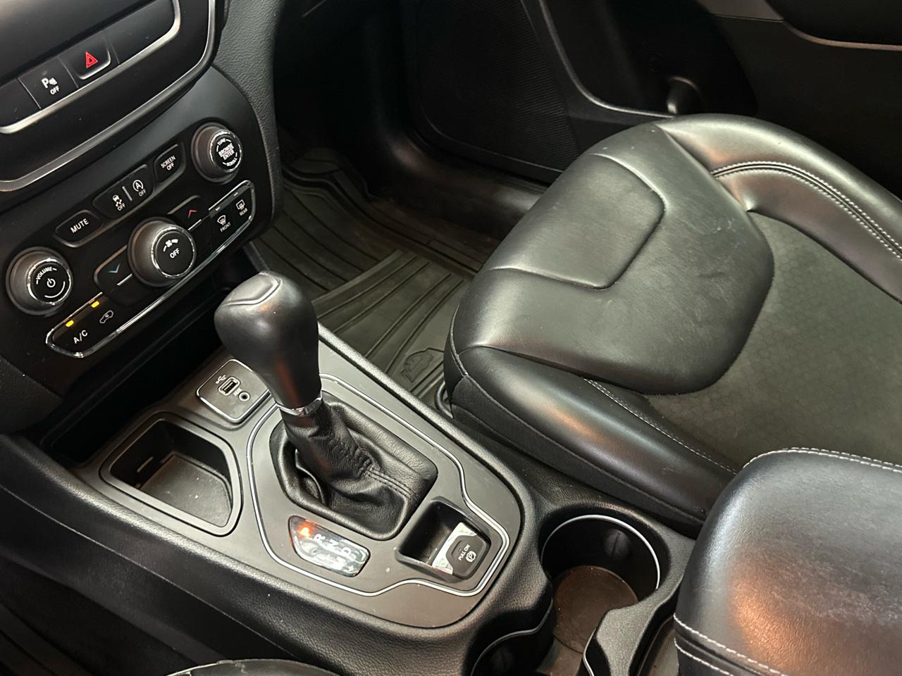 Jeep Cherokee Latitude Plus FWD 2019
