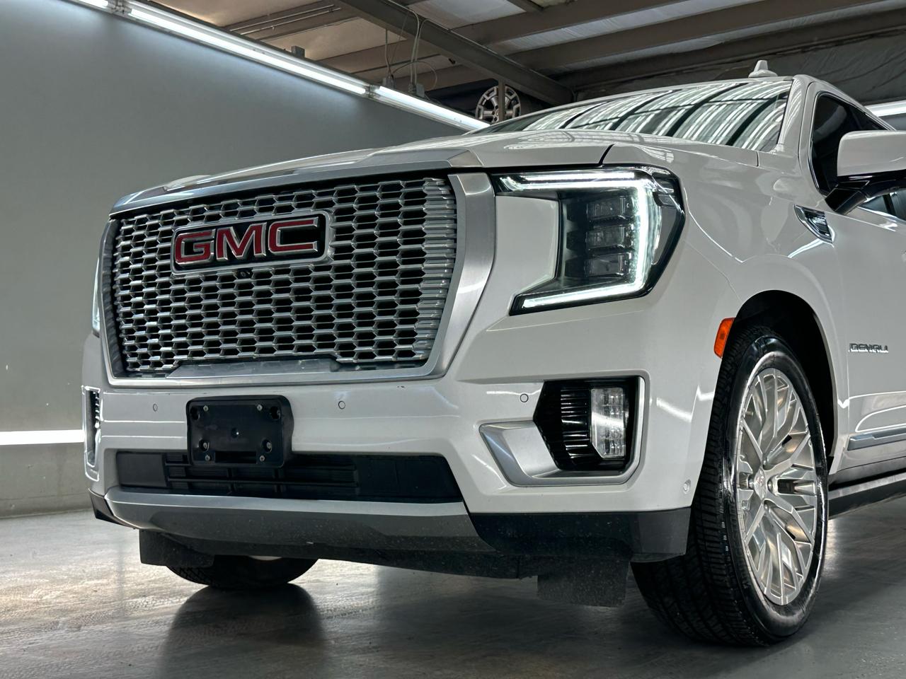 GMC Yukon XL Denali 4WD 2024