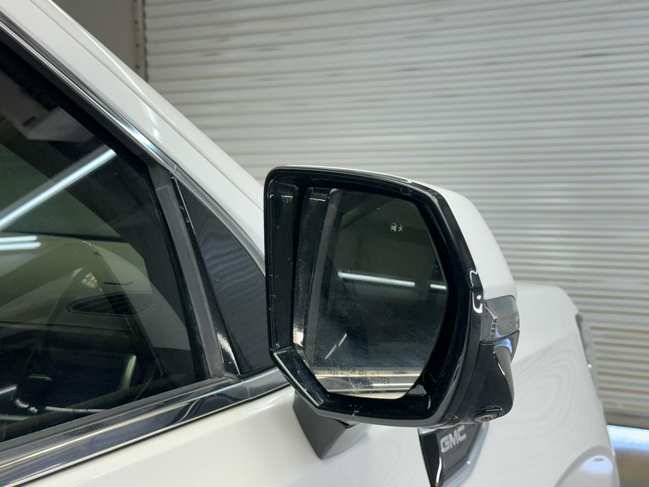GMC Yukon XL Denali 4WD 2024