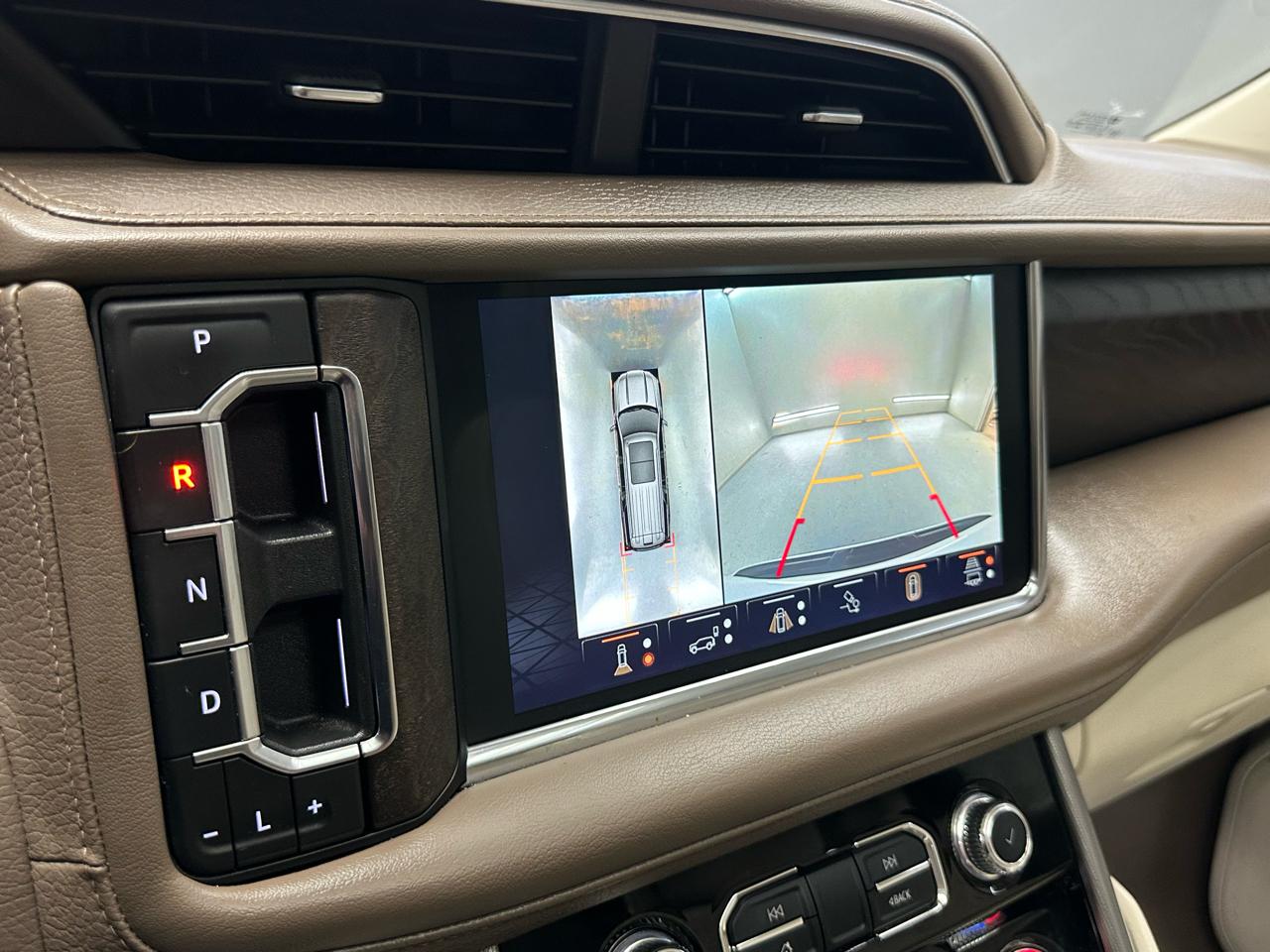 GMC Yukon XL Denali 4WD 2024